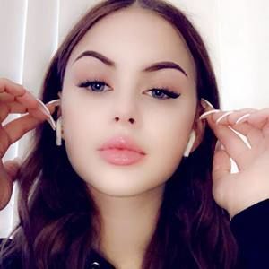 Meet your Posher, Natalie